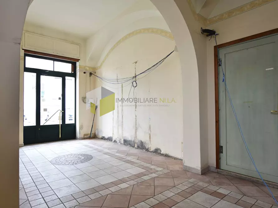 Immagine 13 di Locale commerciale in vendita  a Pisa
