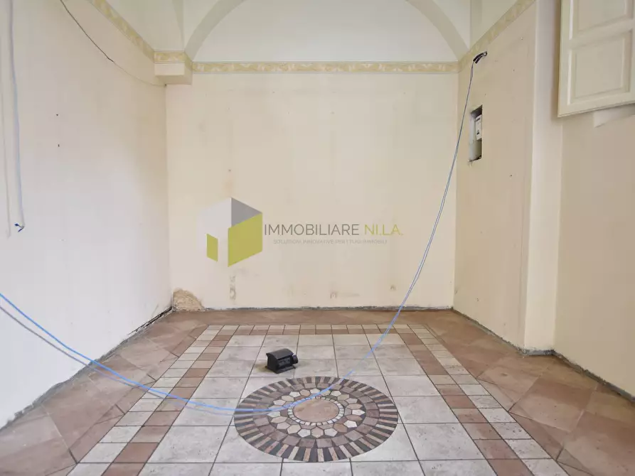 Immagine 14 di Locale commerciale in vendita  a Pisa