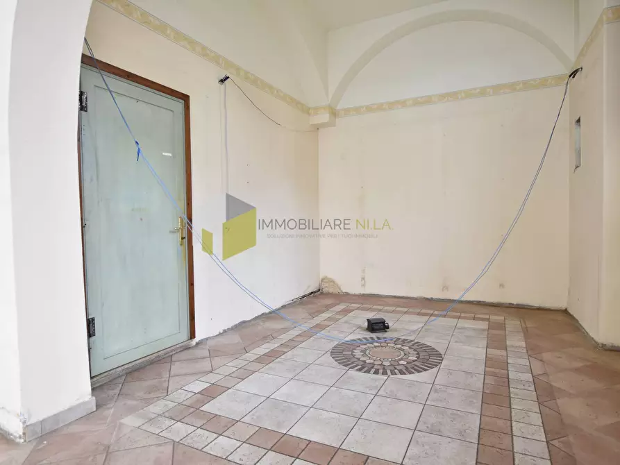 Immagine 15 di Locale commerciale in vendita  a Pisa