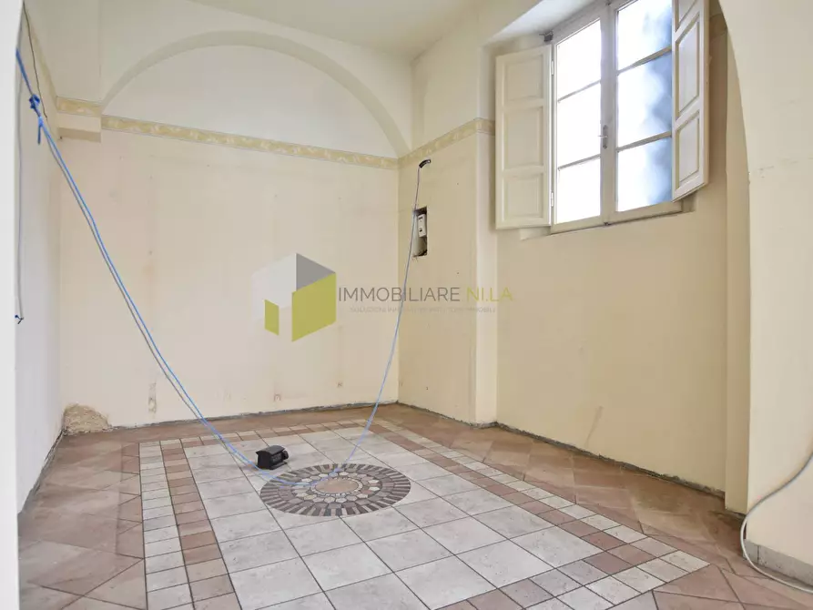 Immagine 18 di Locale commerciale in vendita  a Pisa