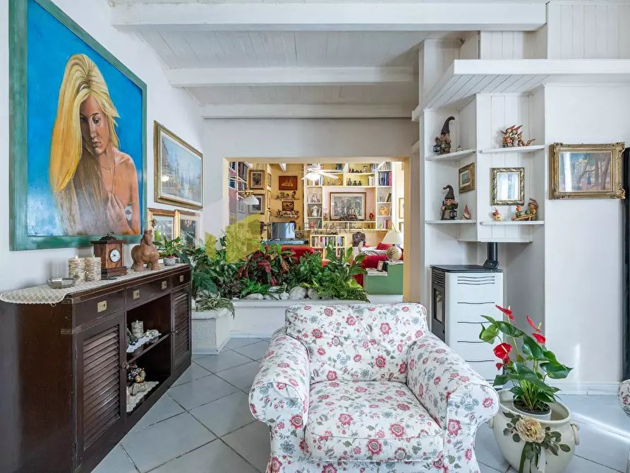 Immagine 13 di Casa indipendente in vendita  a Pisa