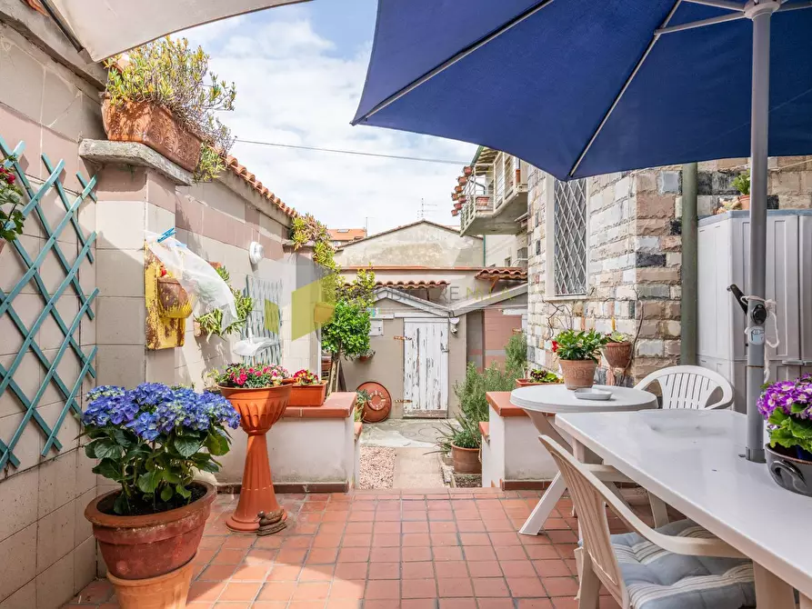 Immagine 38 di Casa indipendente in vendita  a Pisa