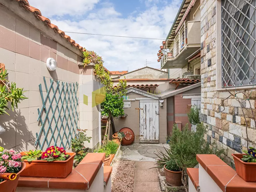 Immagine 39 di Casa indipendente in vendita  a Pisa