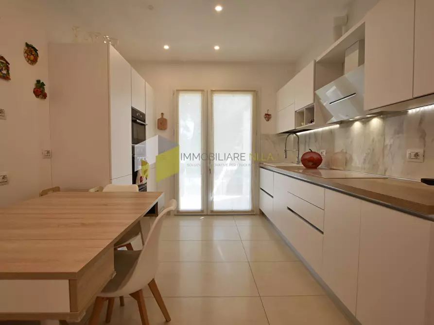 Immagine 9 di Villetta a schiera in vendita  a Vecchiano