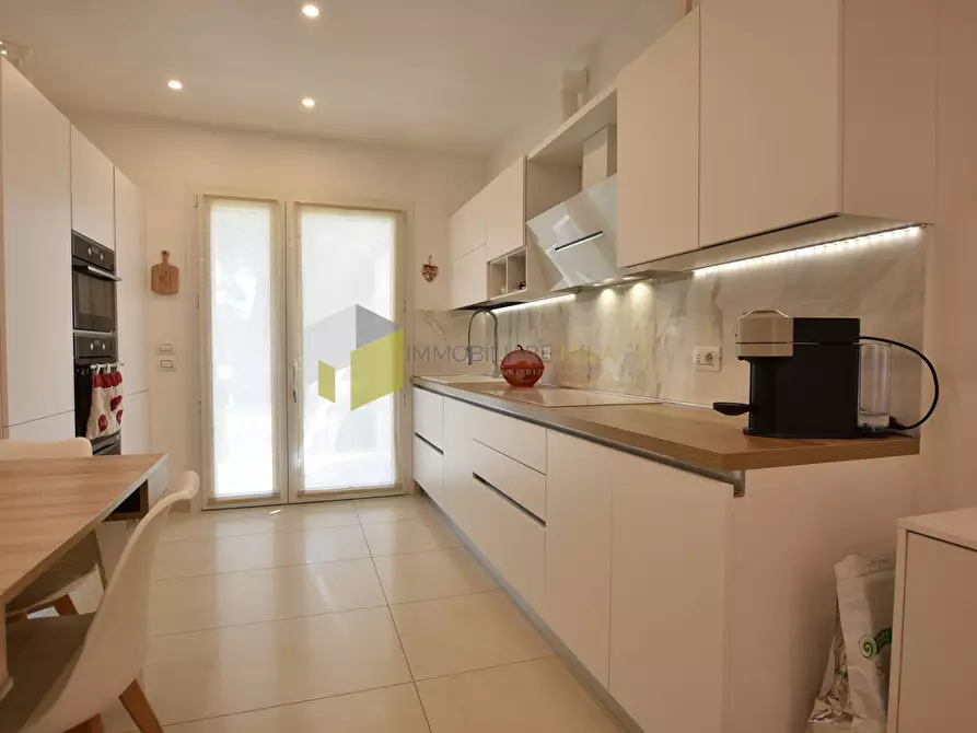 Immagine 10 di Villetta a schiera in vendita  a Vecchiano