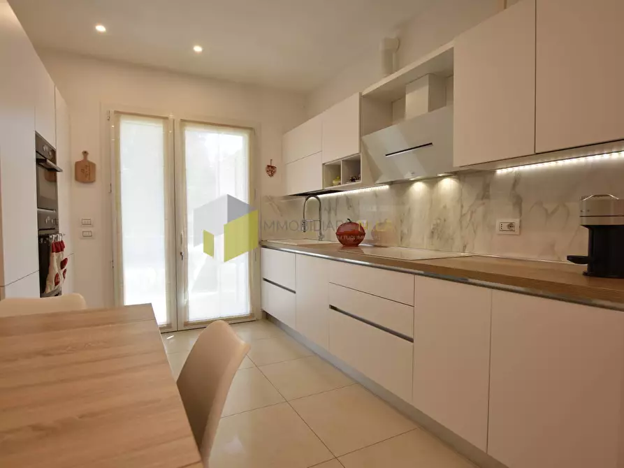 Immagine 13 di Villetta a schiera in vendita  a Vecchiano