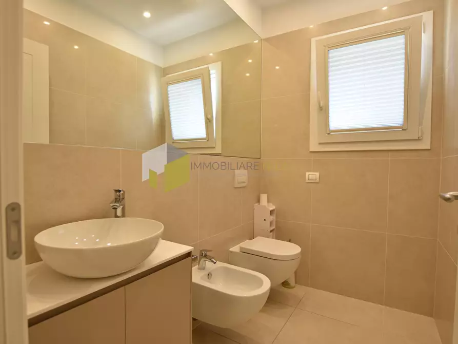 Immagine 17 di Villetta a schiera in vendita  a Vecchiano