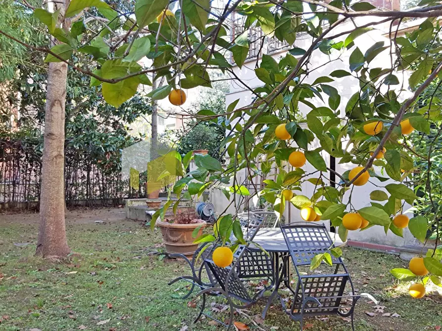 Immagine 10 di Villa in vendita  a San Giuliano Terme