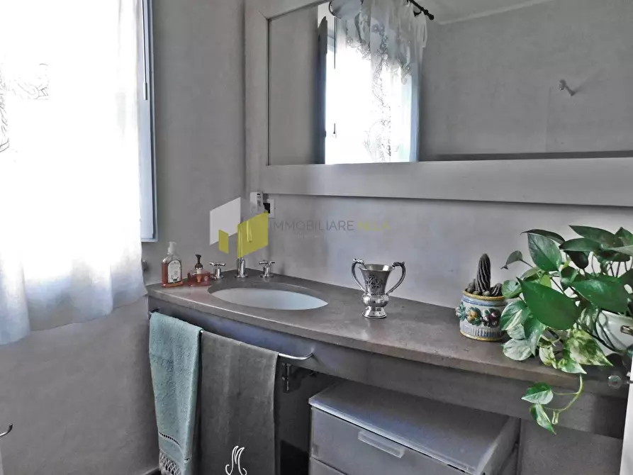 Immagine 22 di Villa in vendita  a San Giuliano Terme