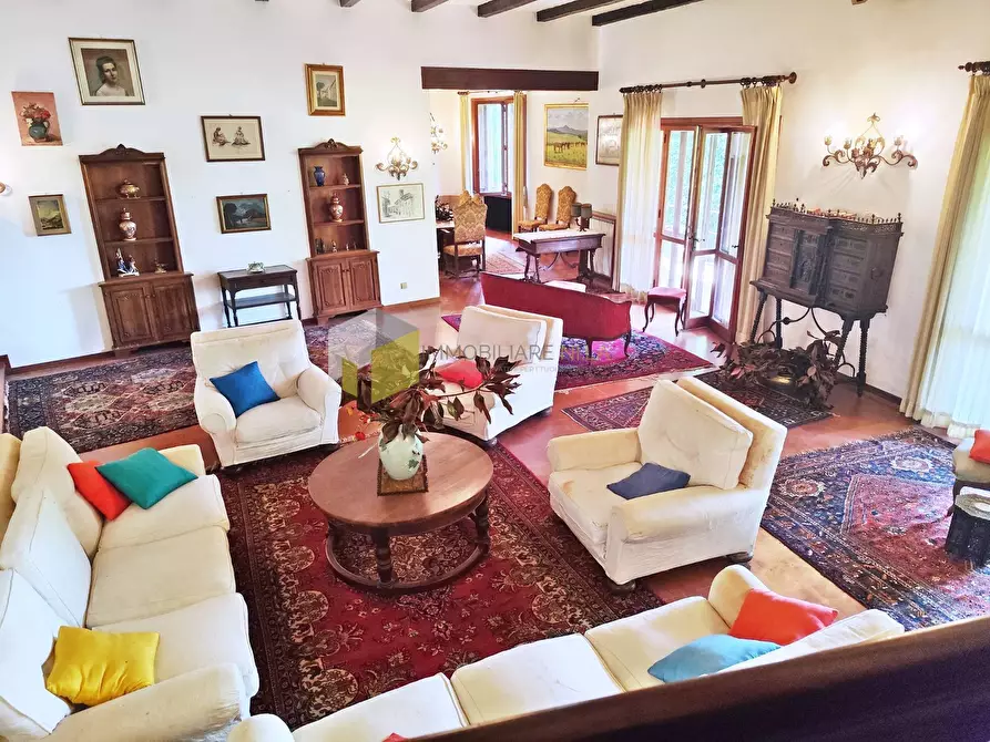 Immagine 5 di Villa in vendita  a Pisa