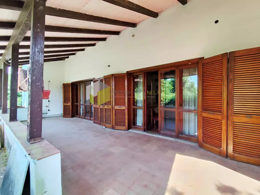 Immagine 10 di Villa in vendita  a Pisa