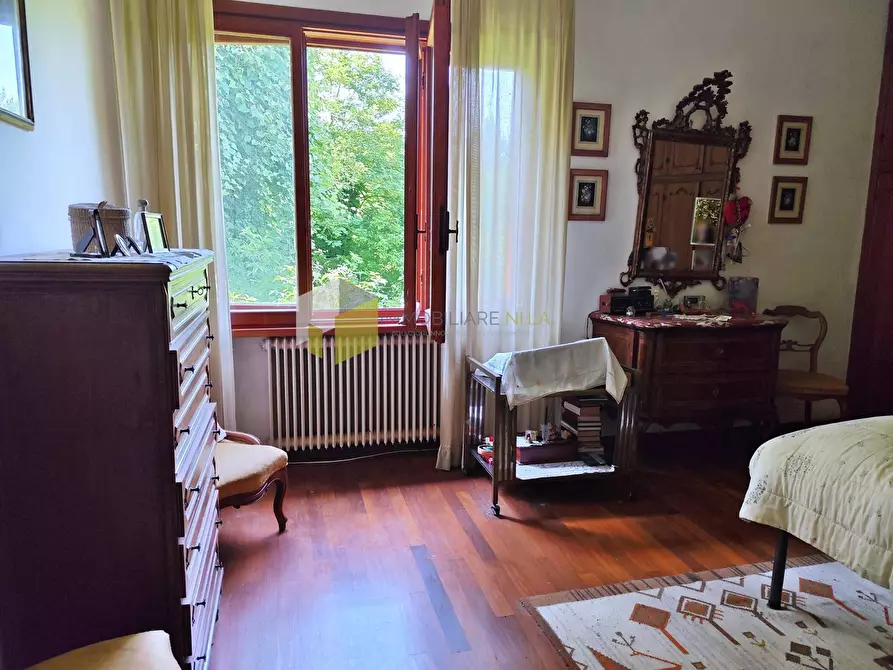 Immagine 17 di Villa in vendita  a Pisa