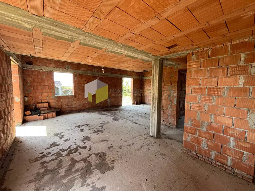 Immagine 4 di Villa in vendita  a San Giuliano Terme