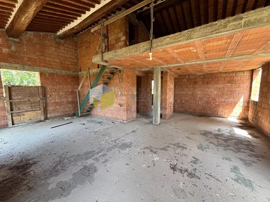 Immagine 5 di Villa in vendita  a San Giuliano Terme