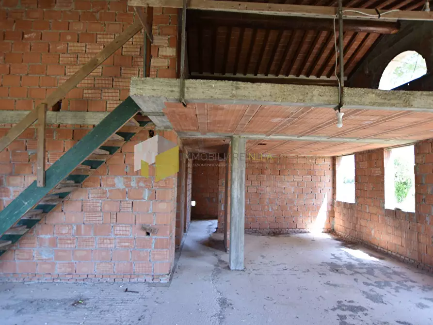 Immagine 7 di Villa in vendita  a San Giuliano Terme