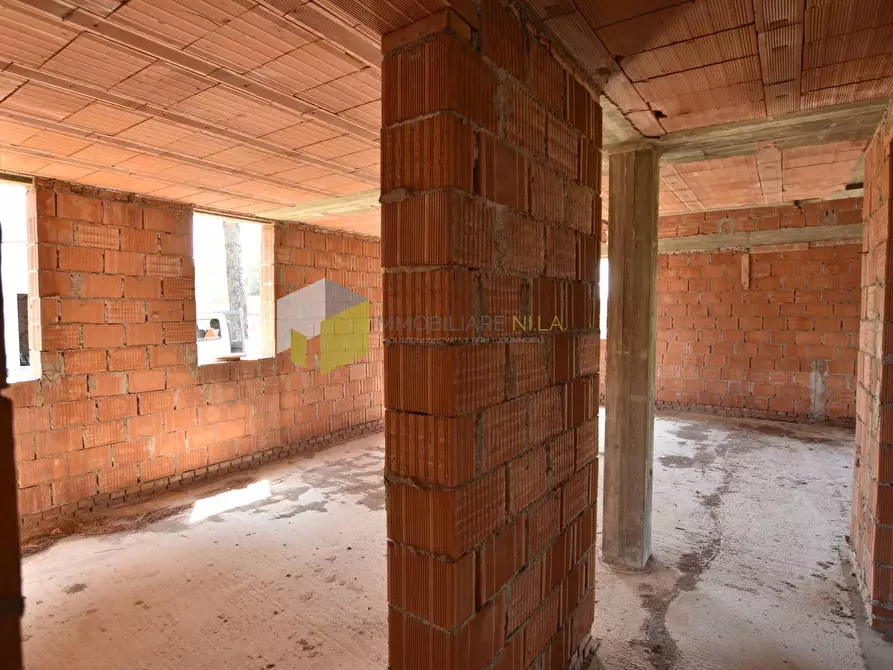 Immagine 9 di Villa in vendita  a San Giuliano Terme