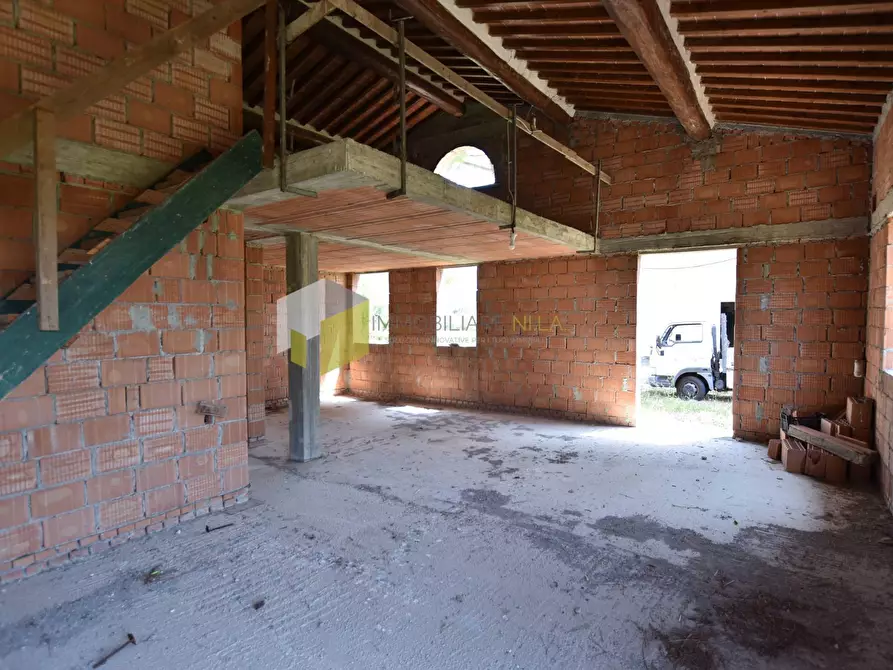 Immagine 12 di Villa in vendita  a San Giuliano Terme