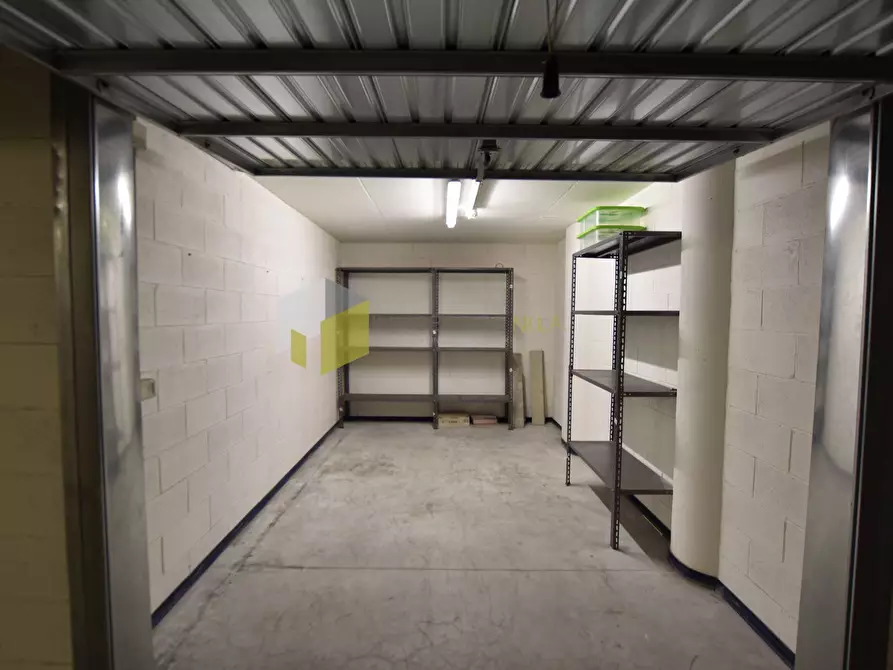 Immagine 1 di Garage in affitto  a Pisa