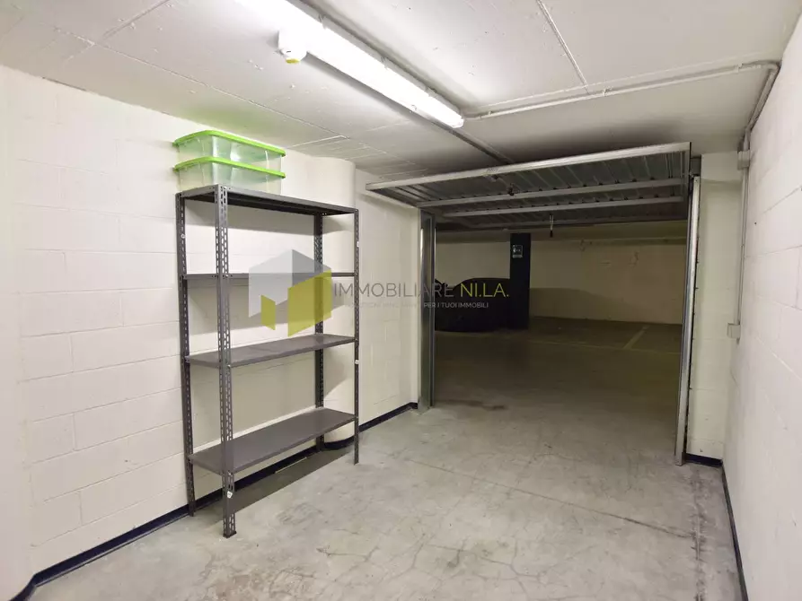 Immagine 8 di Garage in affitto  a Pisa