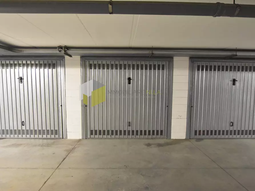 Immagine 9 di Garage in affitto  a Pisa