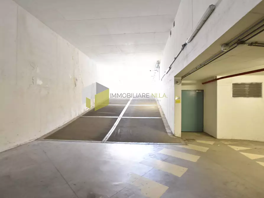 Immagine 12 di Garage in affitto  a Pisa