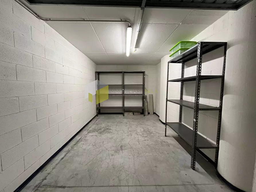 Immagine 17 di Garage in affitto  a Pisa