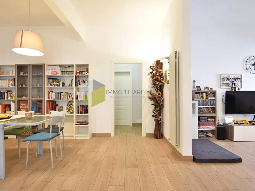 Immagine 1 di Casa semindipendente in vendita  a Cascina