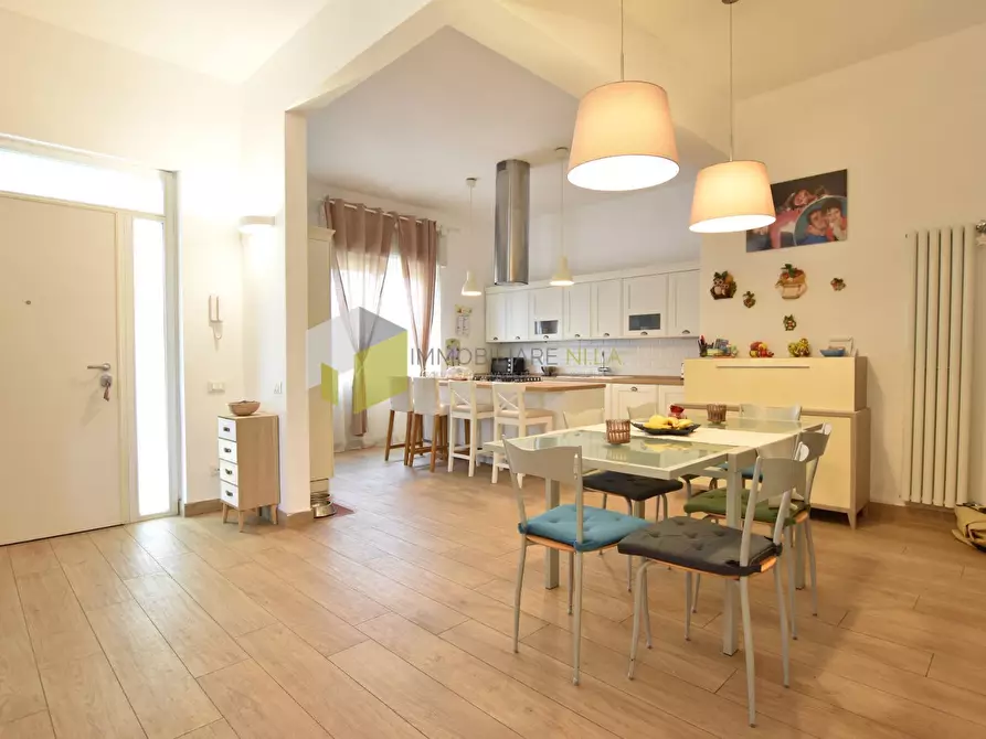 Immagine 7 di Casa semindipendente in vendita  a Cascina