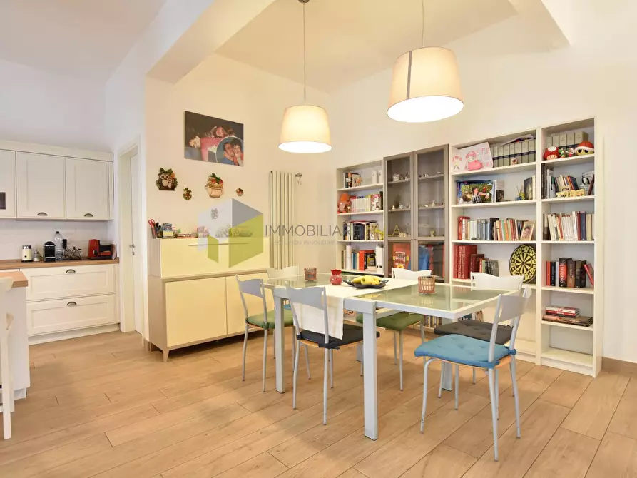 Immagine 9 di Casa semindipendente in vendita  a Cascina