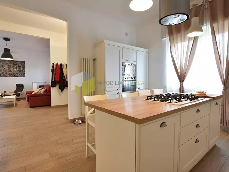 Immagine 15 di Casa semindipendente in vendita  a Cascina