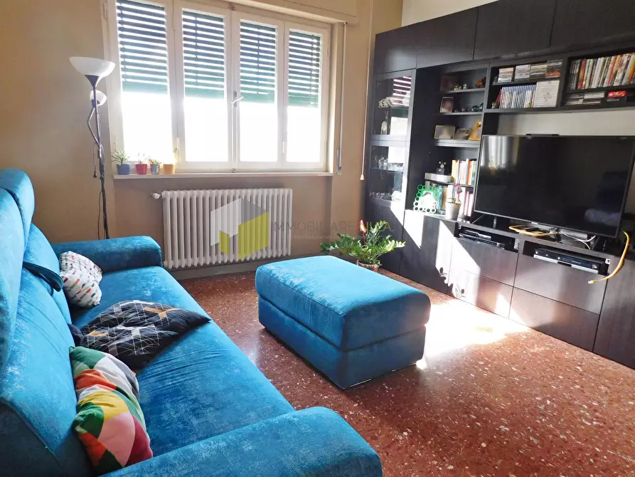 Immagine 4 di Villa in vendita  a Pisa