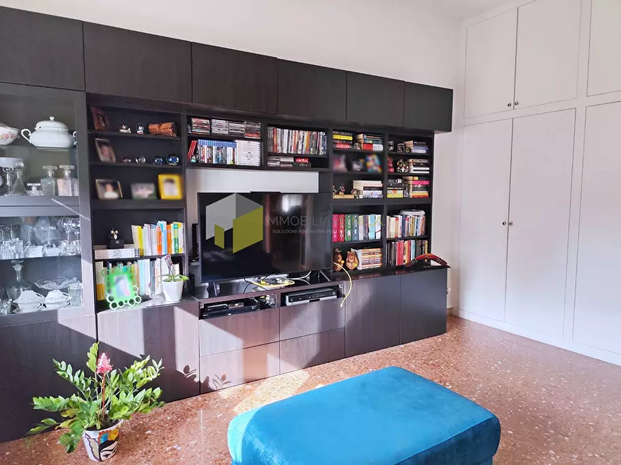 Immagine 5 di Villa in vendita  a Pisa