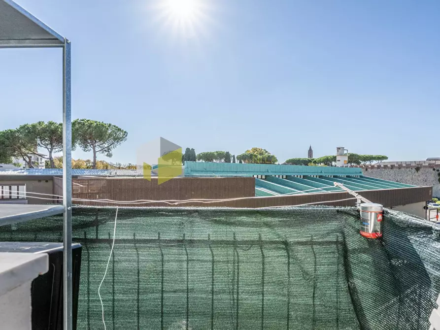 Immagine 13 di Appartamento in vendita  a Pisa
