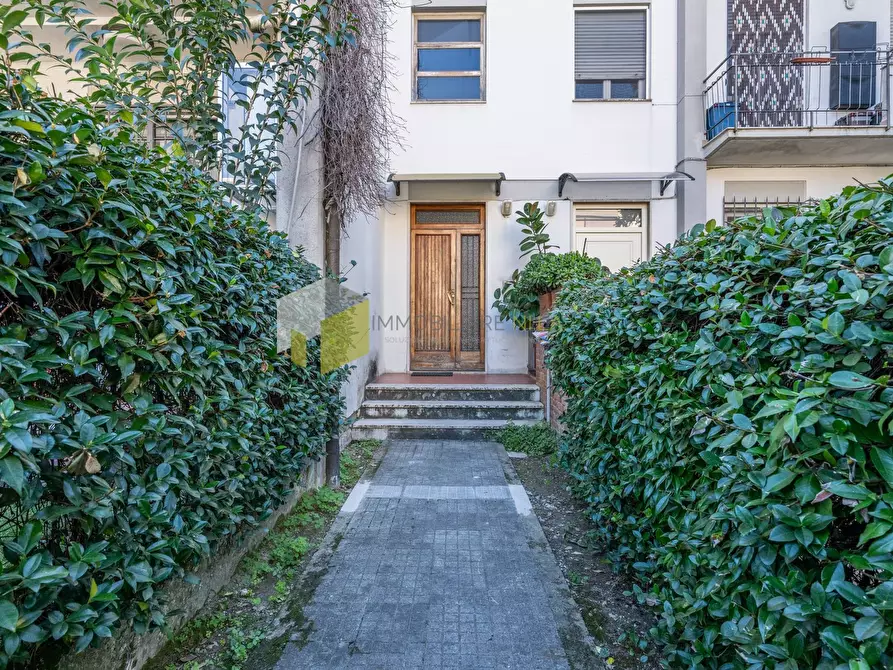 Immagine 27 di Appartamento in vendita  a Pisa