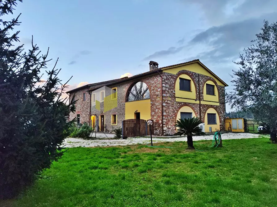 Immagine 1 di Rustico / casale in vendita  a San Giuliano Terme