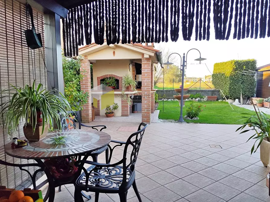 Immagine 12 di Casa semindipendente in vendita  a Vecchiano