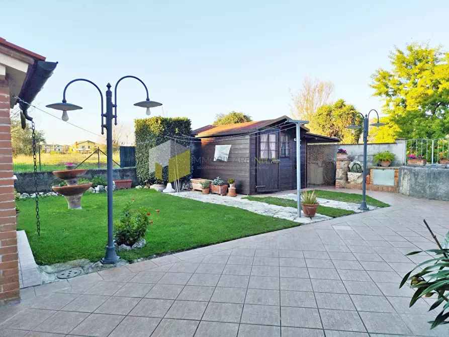 Immagine 18 di Casa semindipendente in vendita  a Vecchiano