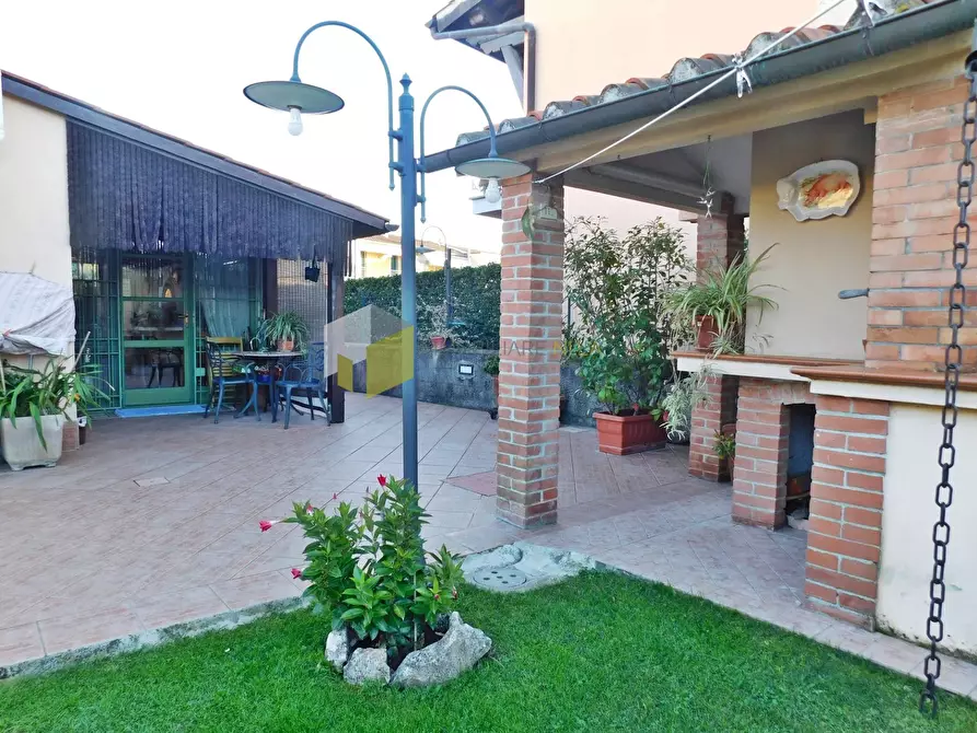 Immagine 29 di Casa semindipendente in vendita  a Vecchiano