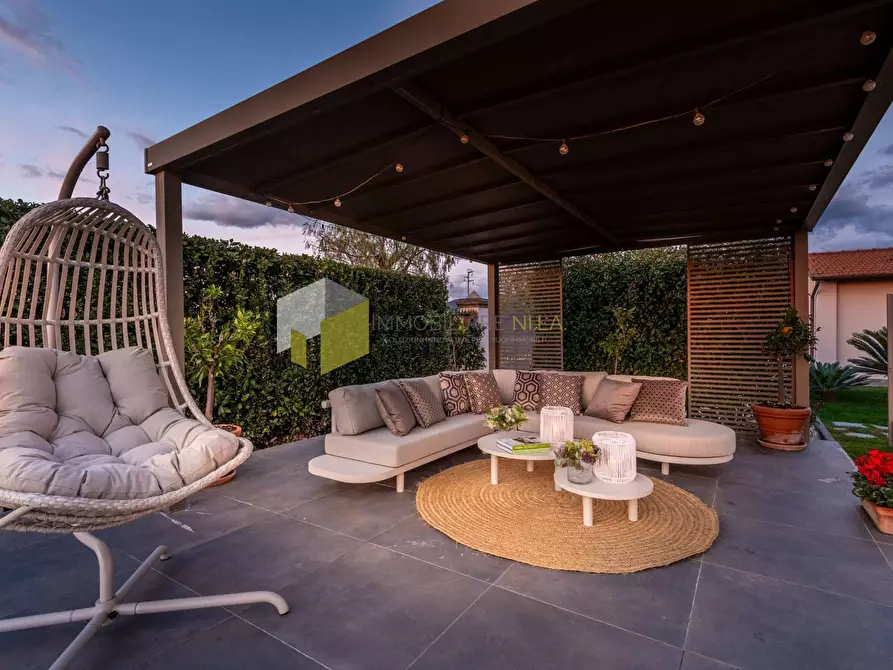 Immagine 6 di Villa in vendita  a Vecchiano