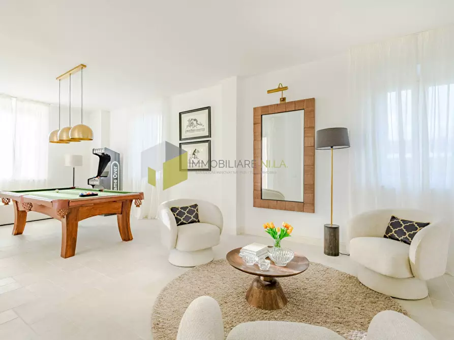 Immagine 10 di Villa in vendita  a Vecchiano