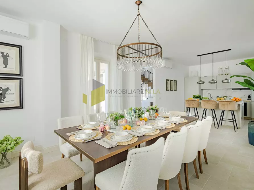 Immagine 16 di Villa in vendita  a Vecchiano