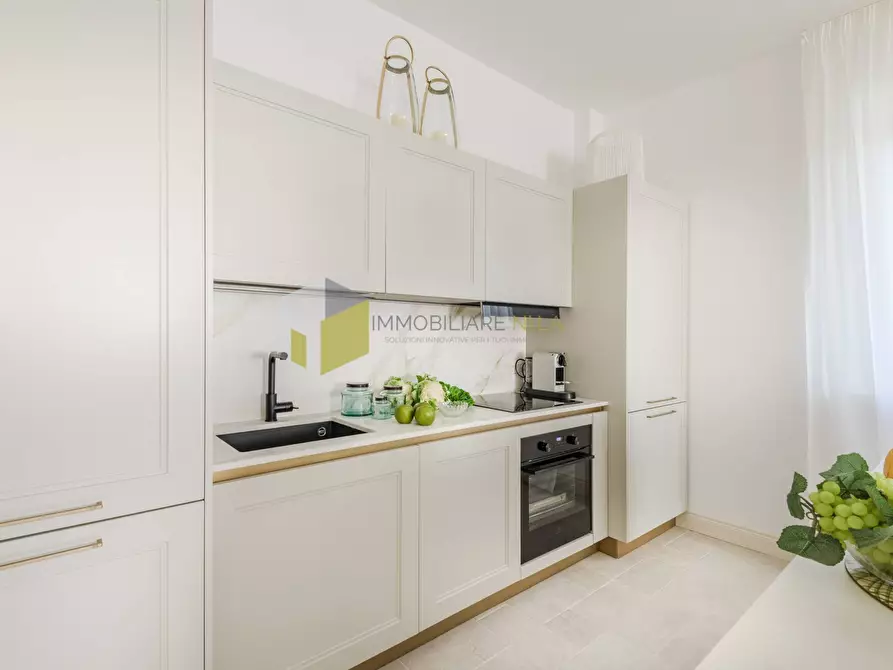 Immagine 17 di Villa in vendita  a Vecchiano