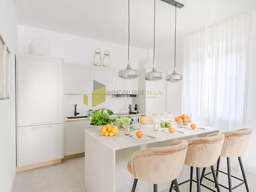 Immagine 18 di Villa in vendita  a Vecchiano