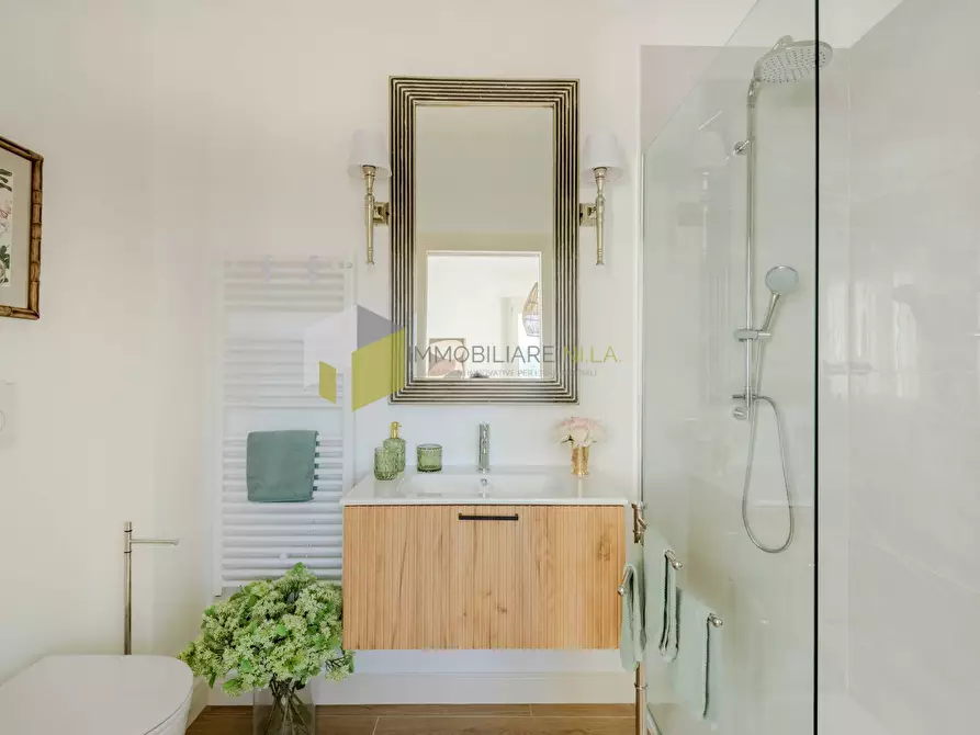 Immagine 20 di Villa in vendita  a Vecchiano