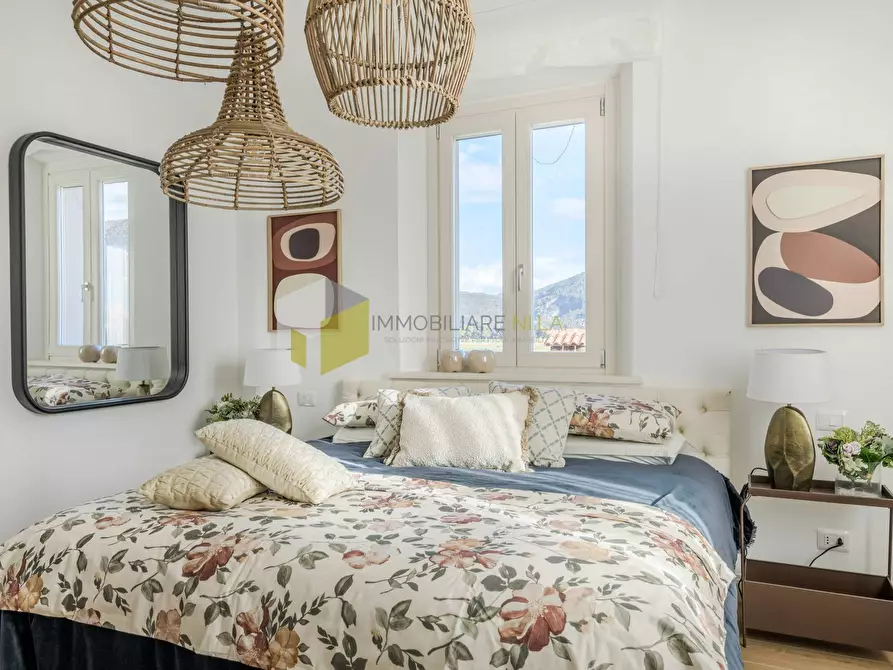 Immagine 25 di Villa in vendita  a Vecchiano