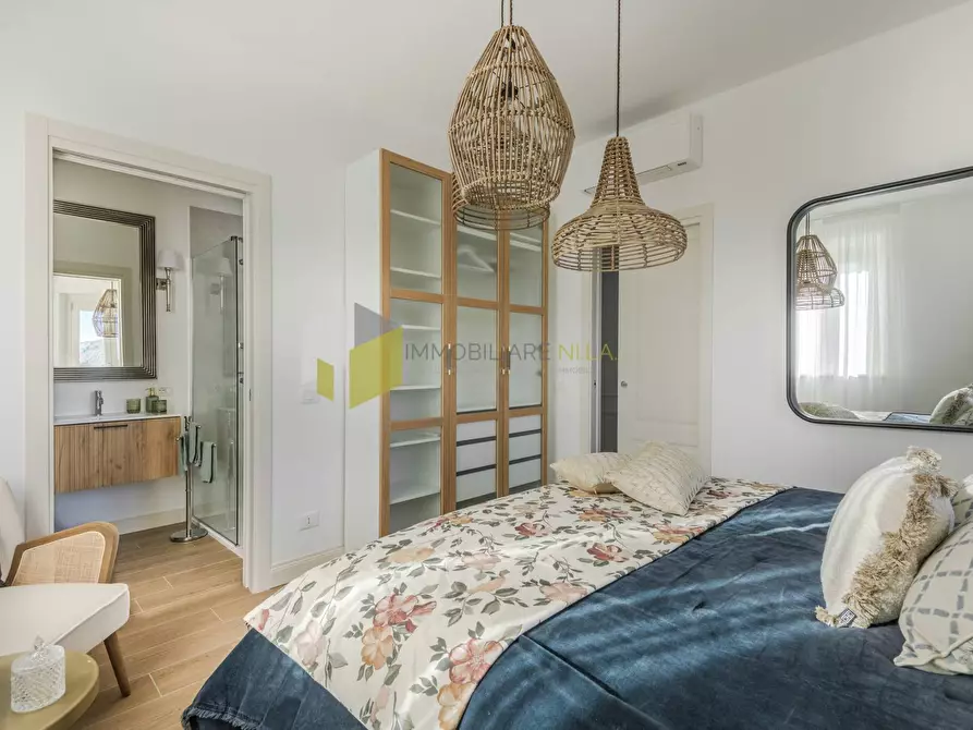 Immagine 26 di Villa in vendita  a Vecchiano