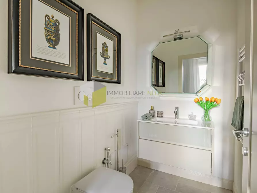 Immagine 32 di Villa in vendita  a Vecchiano