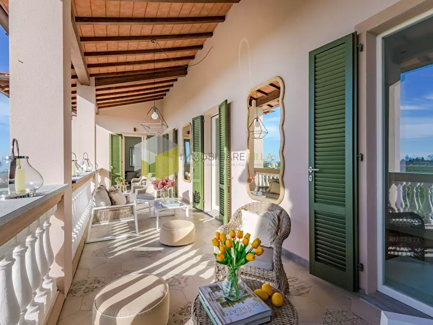 Immagine 33 di Villa in vendita  a Vecchiano