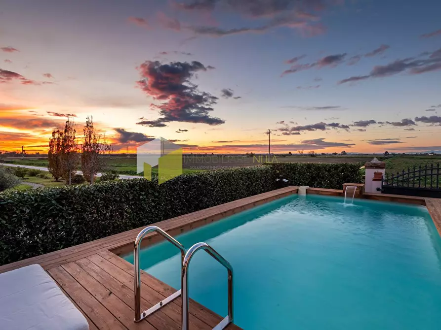 Immagine 34 di Villa in vendita  a Vecchiano