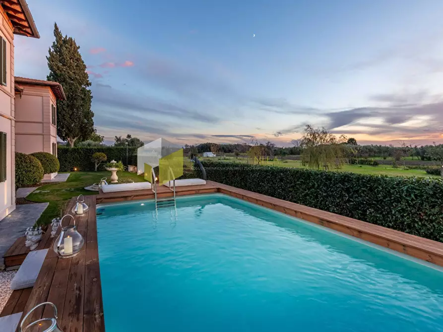 Immagine 35 di Villa in vendita  a Vecchiano